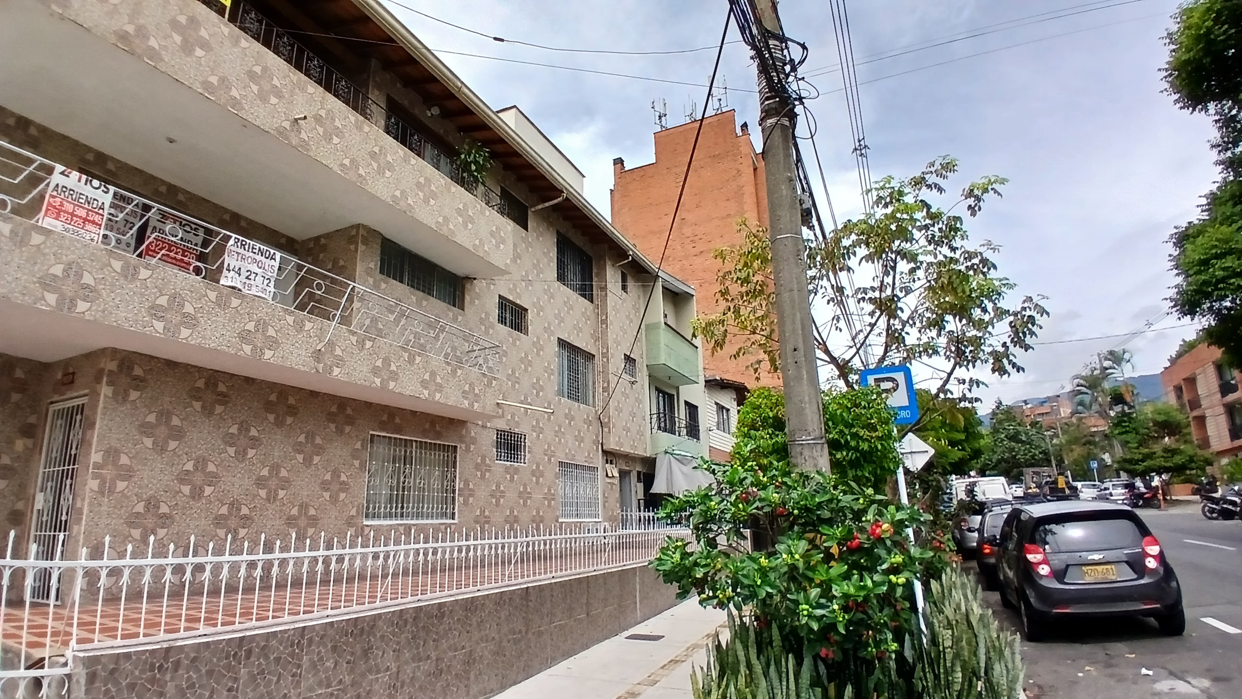 Casa 3 alcobas con balcón en Laureles, Medellín